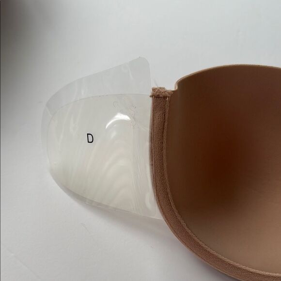 LINGERIE SOLUTIONS BACKLESS STRAPLESS BRA NUDE STICK ON D CUP - Picture 6 of 7